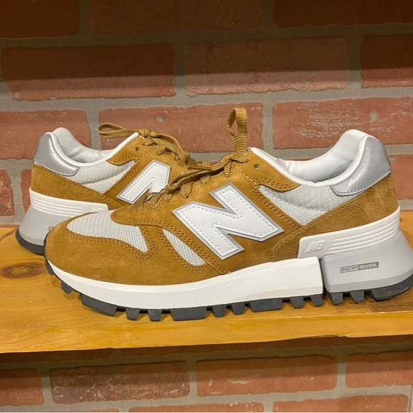(New) New Balance Tan RC1300 Size 9.5 main image 5